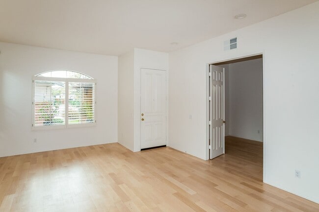 Foto del edificio - 3 bed 1 story, 2 bath Home In A Cul-De-Sac In Rolling Hills Ranch