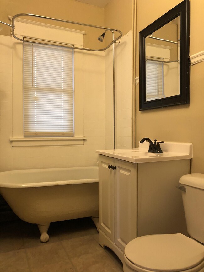 Foto del edificio - 504 N Asbury St