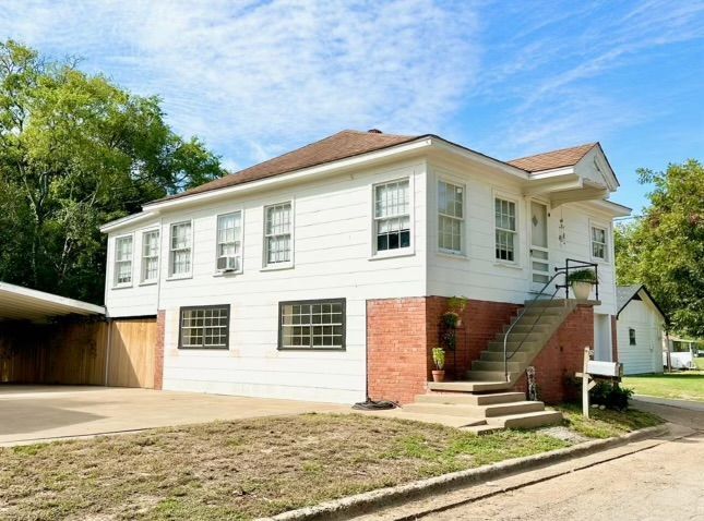 Foto principal - 605 Runnels Ave