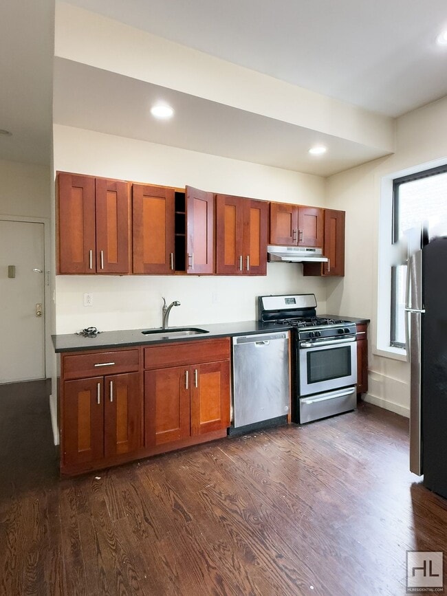 Building Photo - NOSTRAND AVENUE / Spacious 4-bed, 1-bath /...