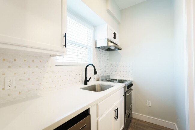 Interior Photo - 11937 Avon Way