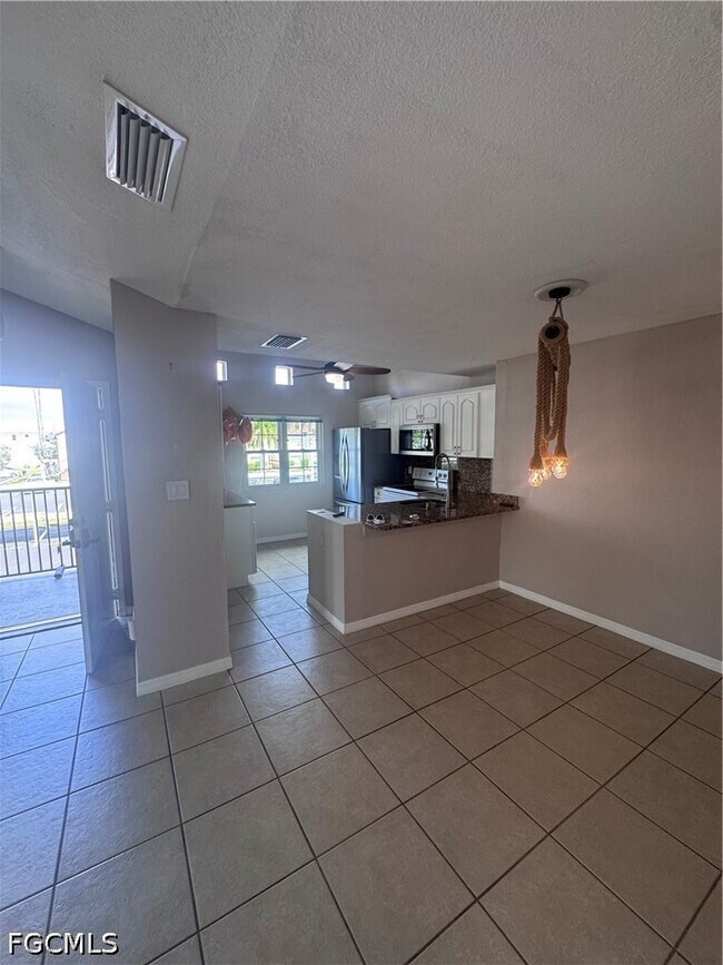 Foto del edificio - 3421 Winkler Ave