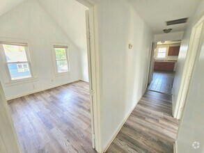 Building Photo - 483 Ferry St