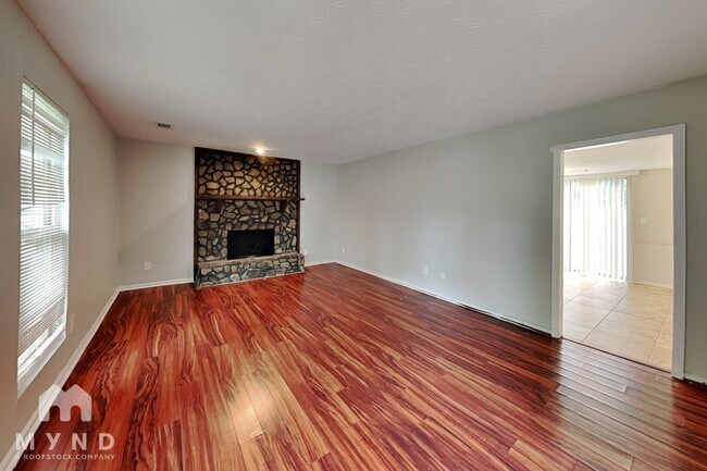 Foto del edificio - 785 Edenton Ct