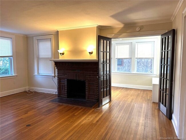 Building Photo - 512 Townsend Ave