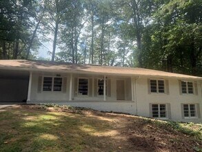 Building Photo - 2397 Sunset Dr NE