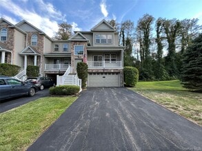 Building Photo - 61 N River Dr
