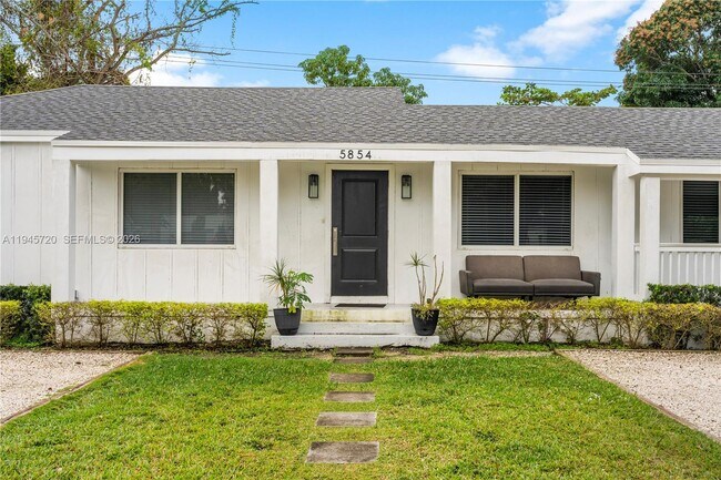 Foto del edificio - 5854 SW 62nd St