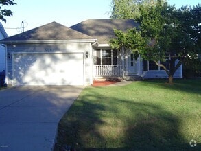 Building Photo - 2413 Iron Gates Rd