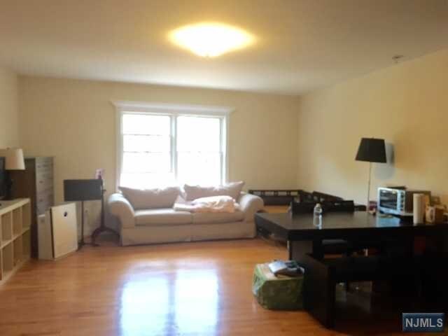 Building Photo - 507 Broad Avenue, Unit A