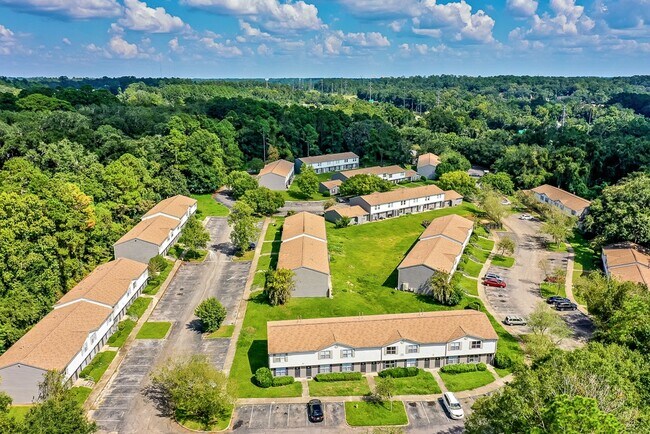 Foto del edificio - Canopy Pointe Townhomes