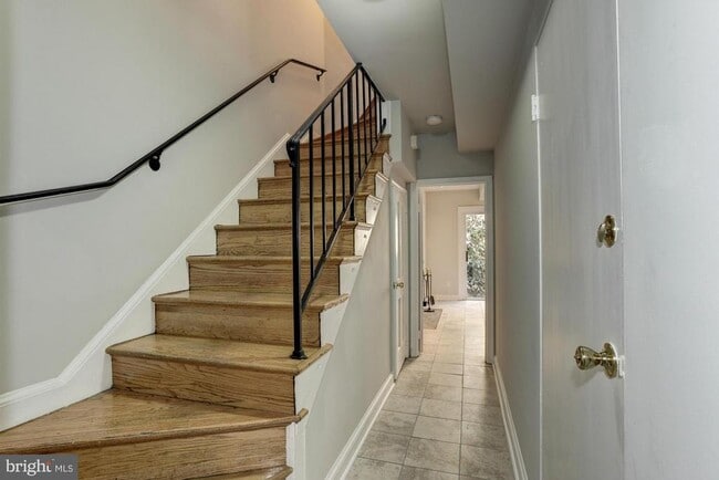 Building Photo - 2531 Queen Annes Ln NW