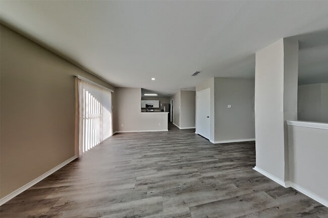 Building Photo - 20911 Hazy Bluff Ct