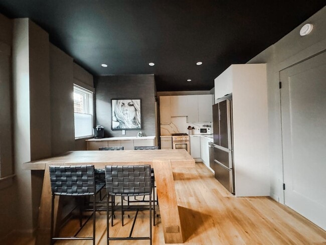 Foto del edificio - 272-278-278 Winton Rd N