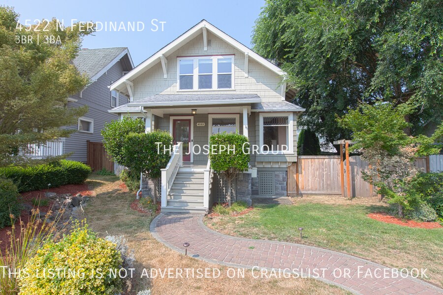 Stunning 3BD/2.5BA home set in North House Rental in