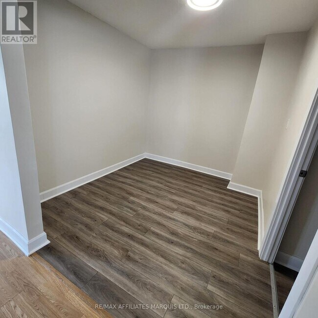 Building Photo - 909 Second St E