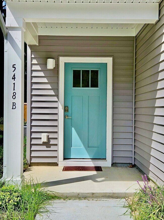 Building Photo - NEW Construction 3BR near Lake Lawson!