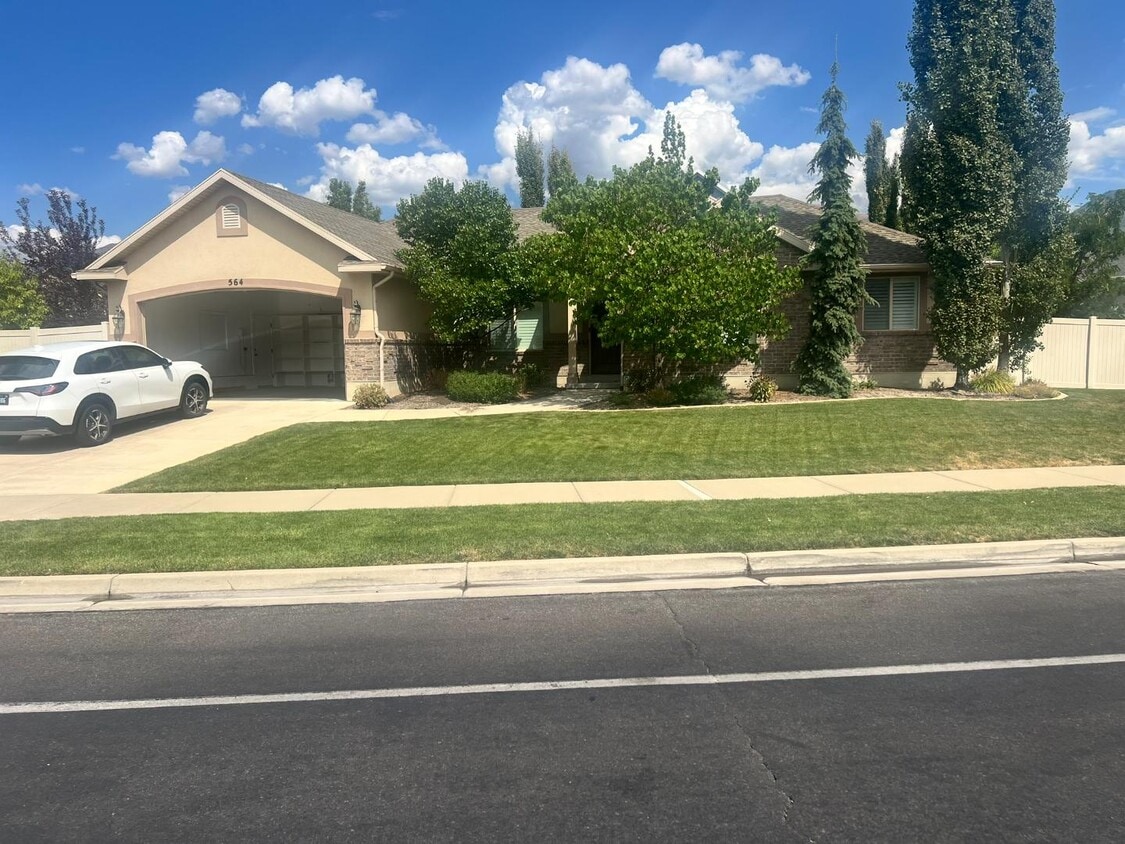 Foto principal - 564 Spring Meadow Ln