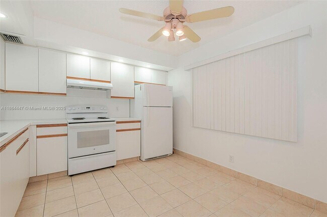 Foto del edificio - 12701 SW 13th St
