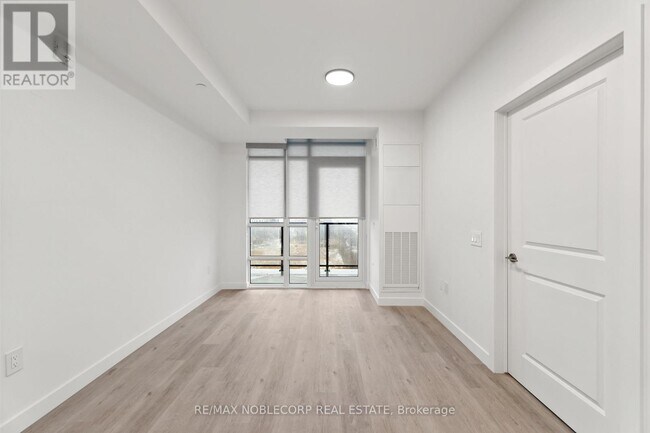 Building Photo - 461 Green Rd