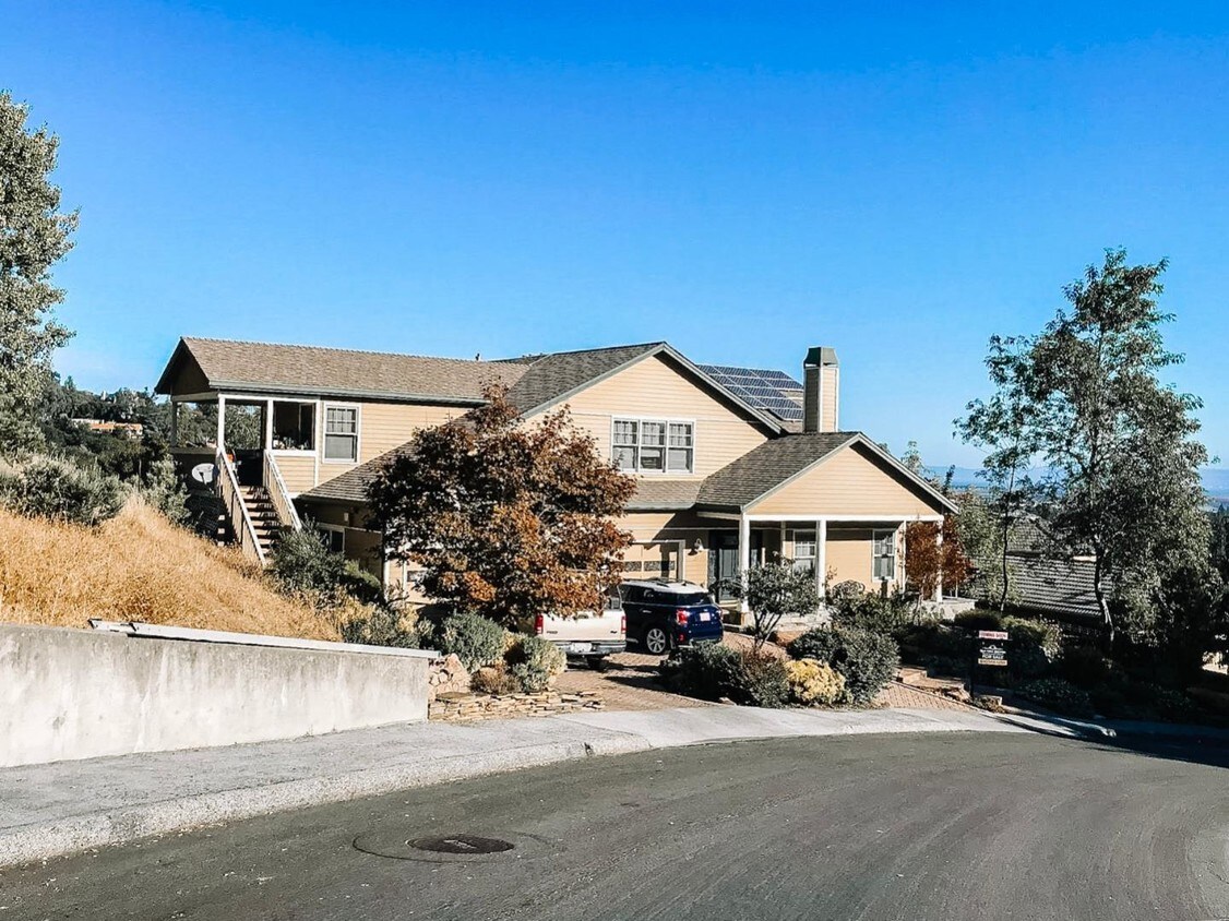 Foto principal - 121 Fox Crossing Ct