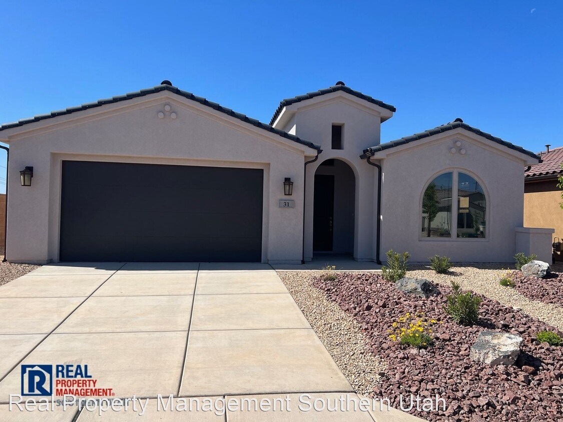 Primary Photo - 3 br, 2.5 bath House - 31 W Camimo Oso Dr