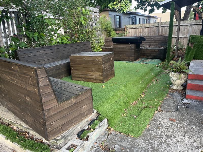 Foto del edificio - 597 NW 69th St