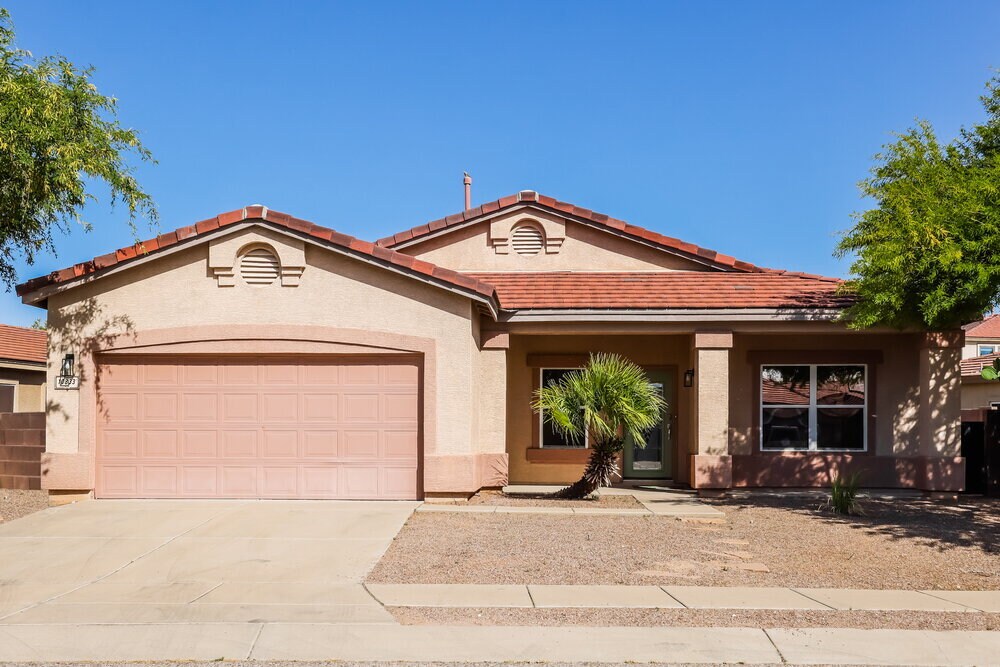 Primary Photo - 10833 S Camino San Clemente