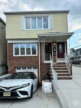 Building Photo - 22 E 18th St