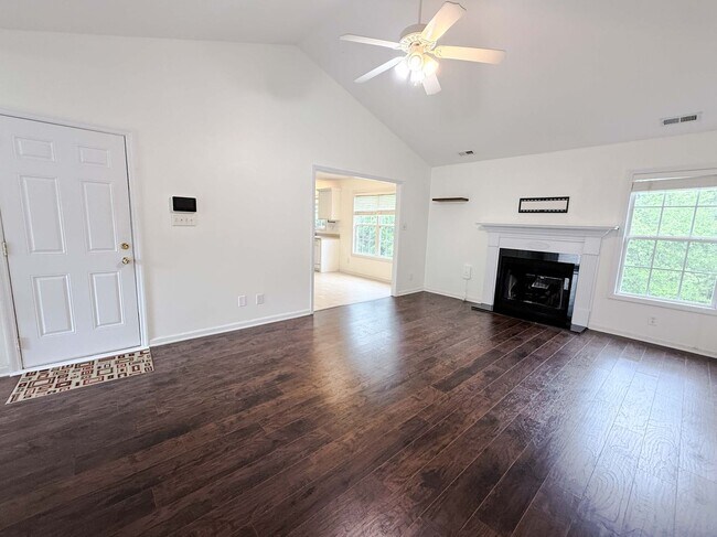 Foto del edificio - 7704 Redwood Ave