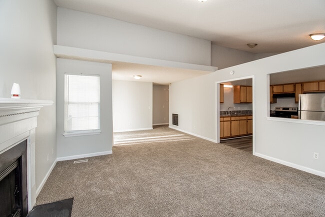 Building Photo - 3 Bedroom With Open Floor Plan