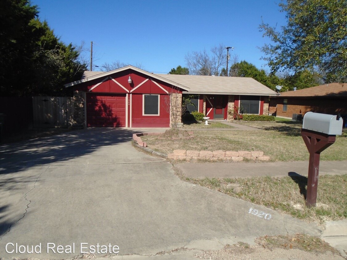 Primary Photo - 4 br, 2 bath House - 1420 DRYDEN AVE