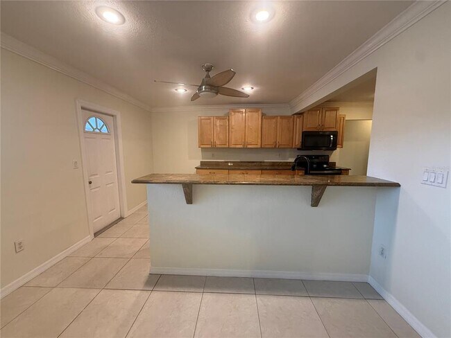 Building Photo - 440 W Tarpon Blvd NW