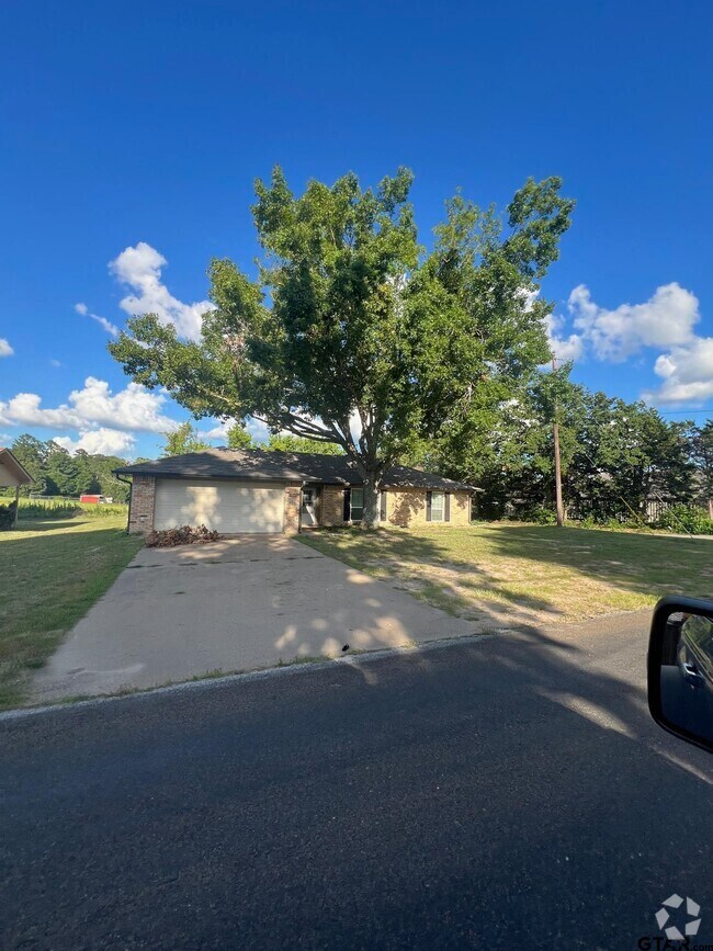 Acadia Place Apartments for Rent with Parking Tyler, TX 2 Rentals