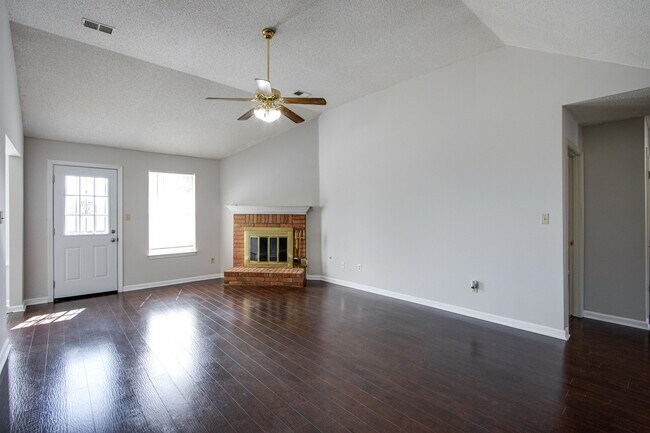 Foto del edificio - 4130 Long Creek Rd