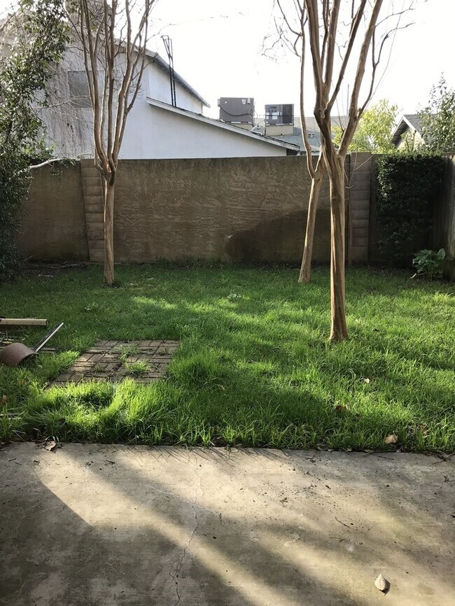 Foto del edificio - Excellent Turlock 2 Bedroom 2 Bath Townhouse
