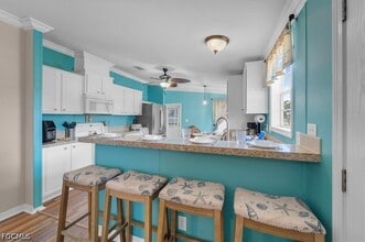Building Photo - 701 Coral Dr