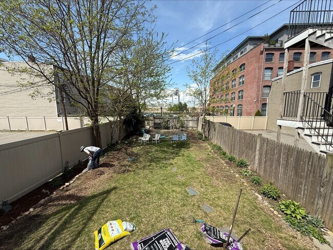 Foto del edificio - 868 E 2nd St