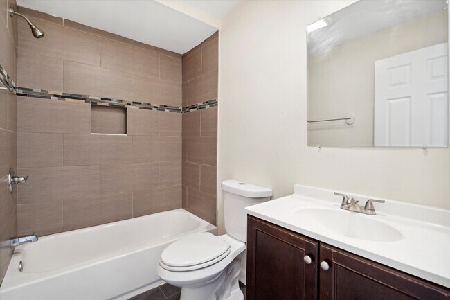 Foto del edificio - 1832 W Montgomery Ave