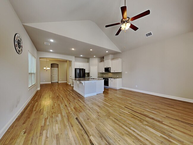 Photo - 922 Dartford Dr House