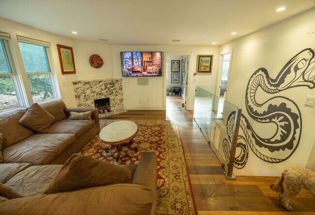 Foto del edificio - 30 Barranca Rd