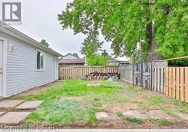 Building Photo - 549 Waterloo St