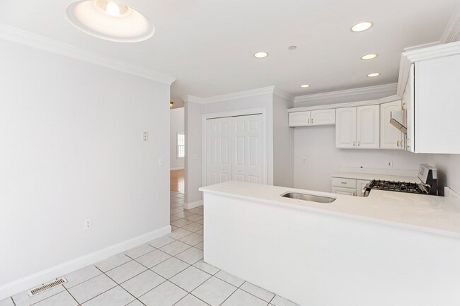 Building Photo - 1210 Matthew Woods Dr