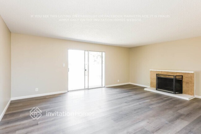 Building Photo - 525 Falcon Dr