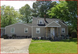 Building Photo - 1551 Spruce St