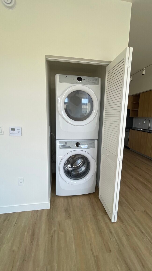 Foto del edificio - 910 E 27th St