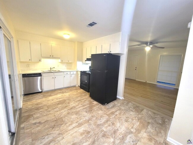 Foto del edificio - 421 Willow Ave