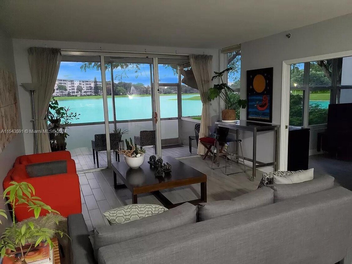 2900 N Course Dr Unit 106, Pompano Beach, FL 33069 Condo for Rent in