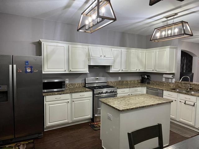 Building Photo - 4002 Evinrude Dr