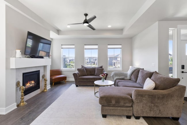 Building Photo - Beautiful 3-Bed Home in Petrosa with Resor...